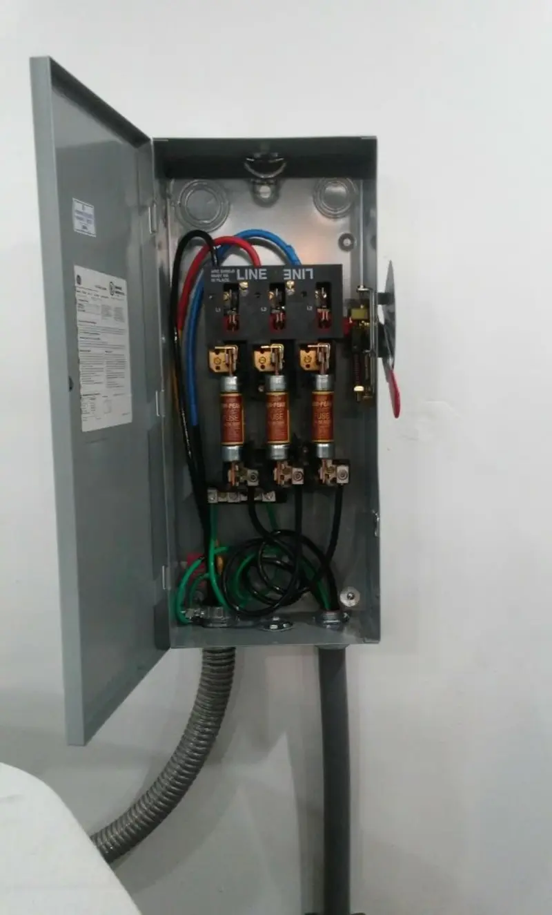 Three-phase disconnect switch installed for Smoke Detector Installation in Shaftsbury